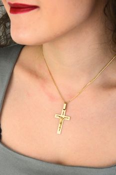 Złota zawieszka krzyż z wizerunkiem Jezusa próba 585 ZA 4898 (5).jpg